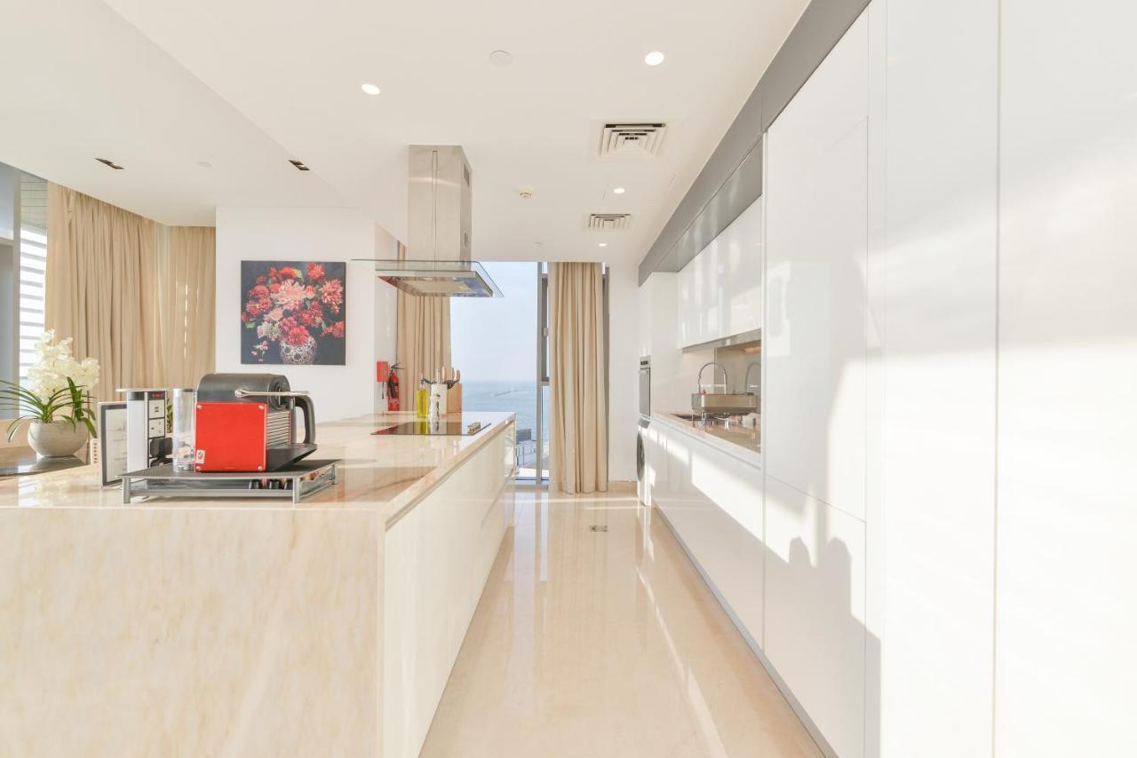 Posh 2 Bedroom Oceanfront Apt In The Heart Of Bluewaters Island Dubaj Zewnętrze zdjęcie
