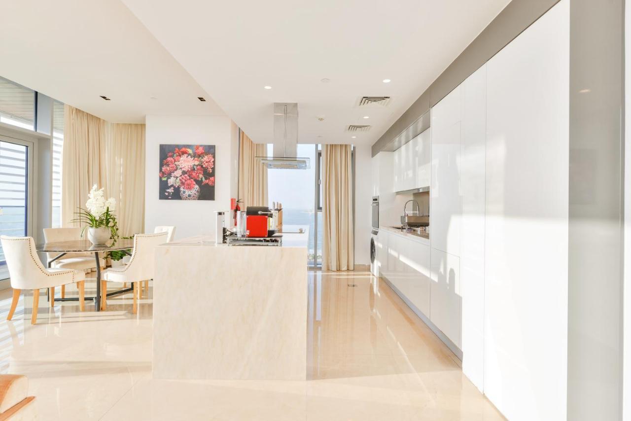Posh 2 Bedroom Oceanfront Apt In The Heart Of Bluewaters Island Dubaj Zewnętrze zdjęcie