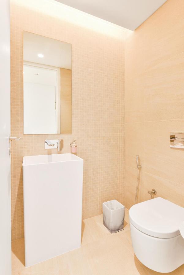 Posh 2 Bedroom Oceanfront Apt In The Heart Of Bluewaters Island Dubaj Zewnętrze zdjęcie