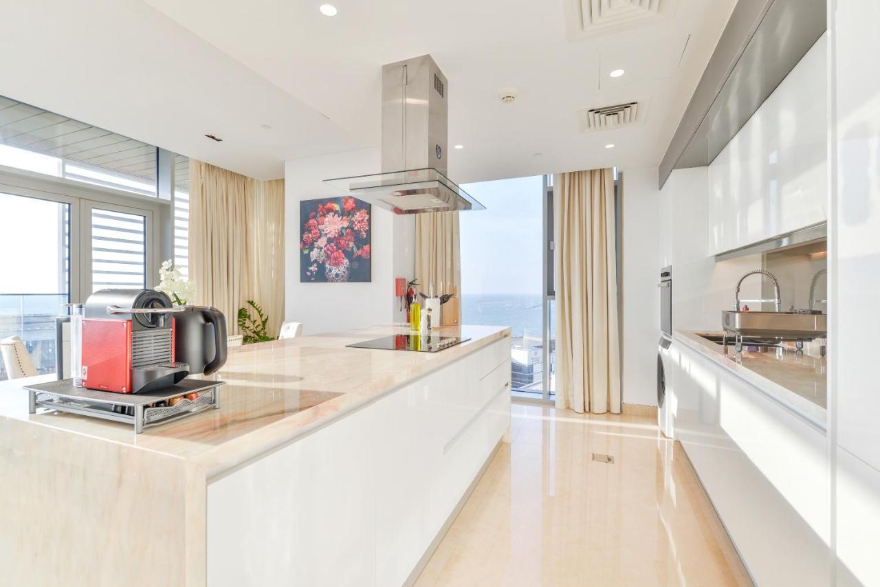 Posh 2 Bedroom Oceanfront Apt In The Heart Of Bluewaters Island Dubaj Zewnętrze zdjęcie